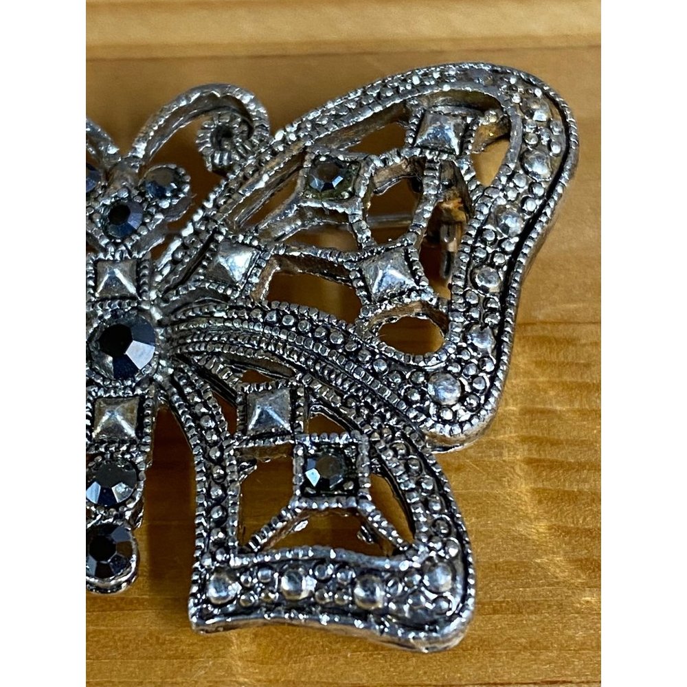 Filigree Butterfly Silver Color Pin Brooch Glass Crystal Rhinestone Accents - Picture 4 of 10